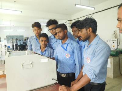 ELECTRICIAN LAB. 15